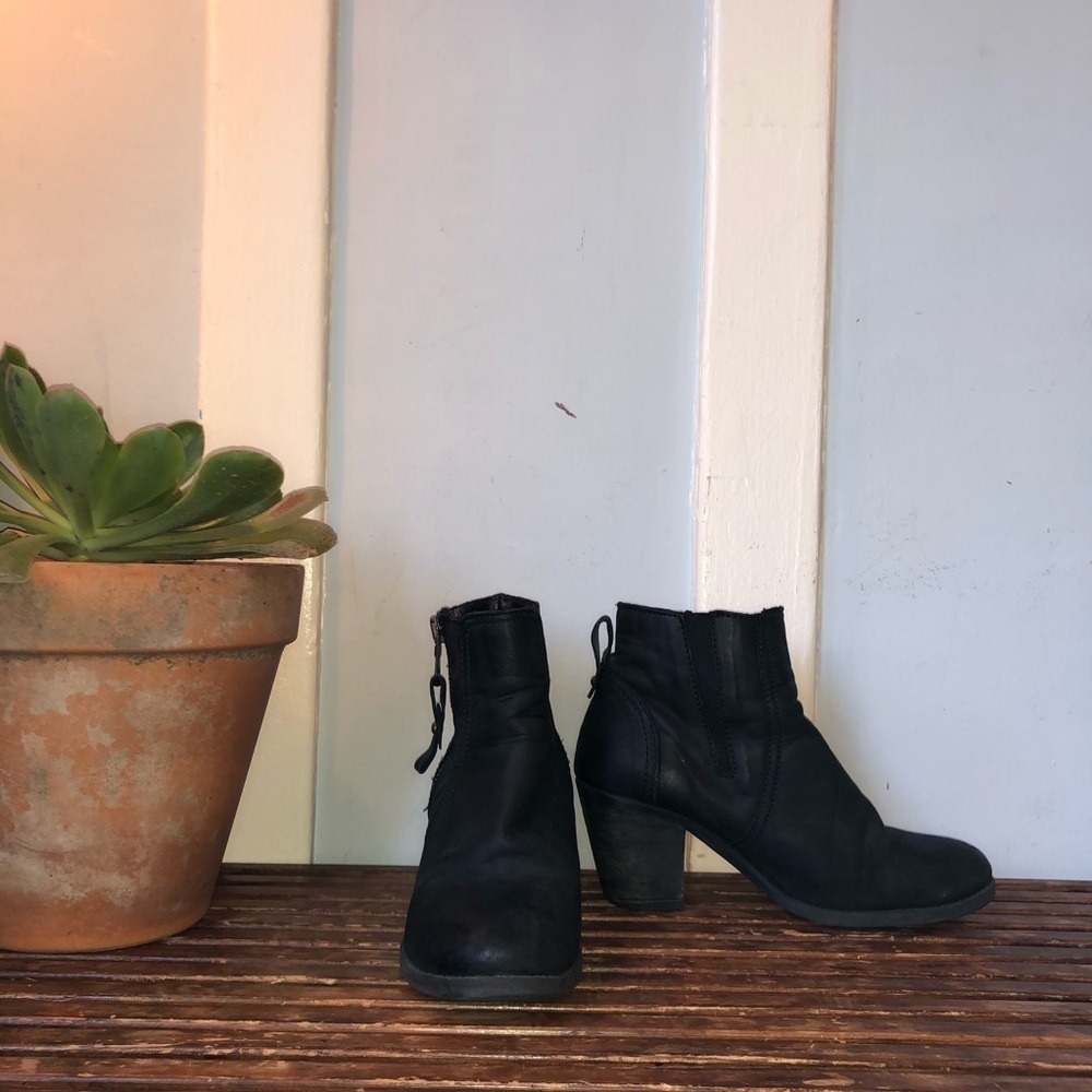 David Dixon Black Ankle Boots